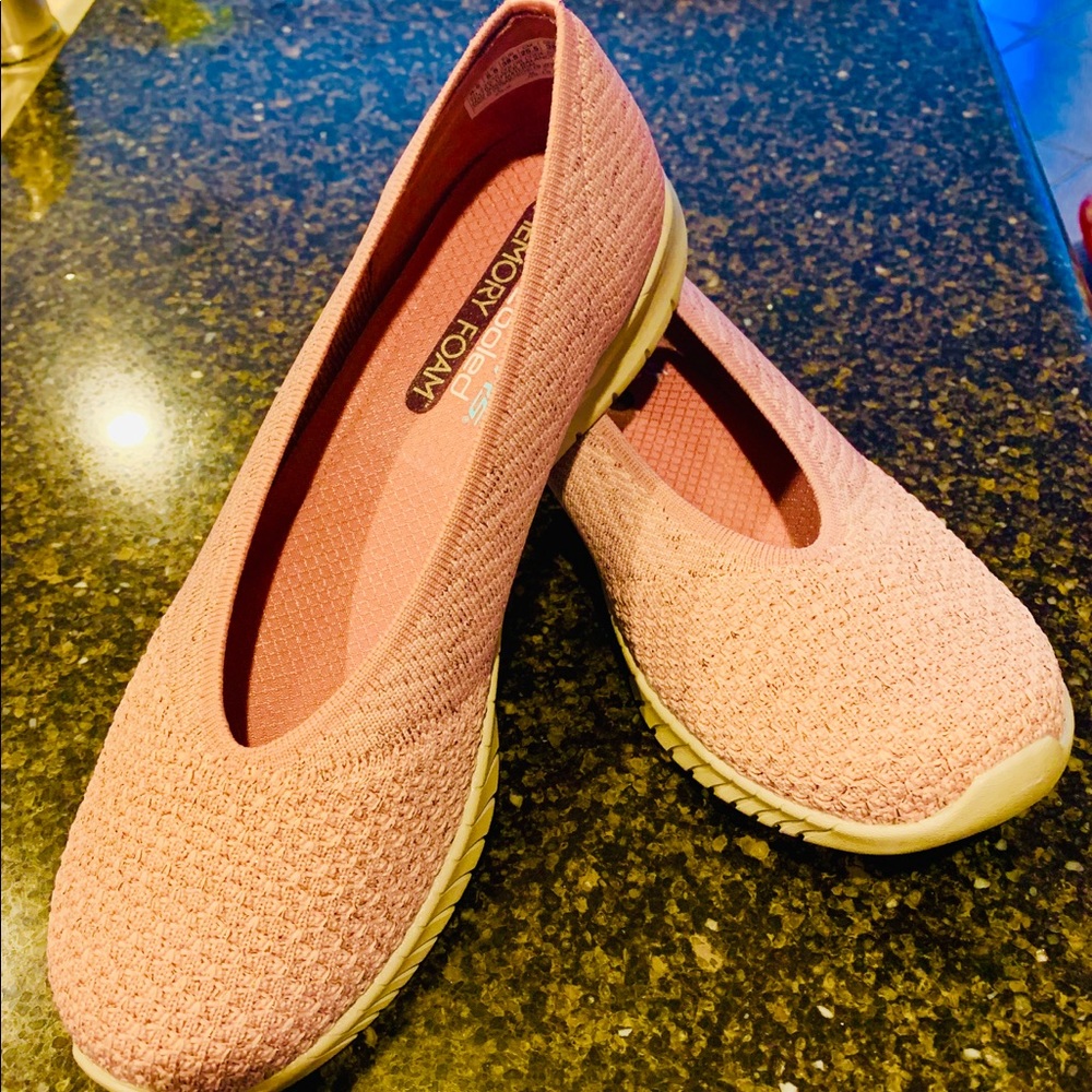 Brand new memory foam sketchers